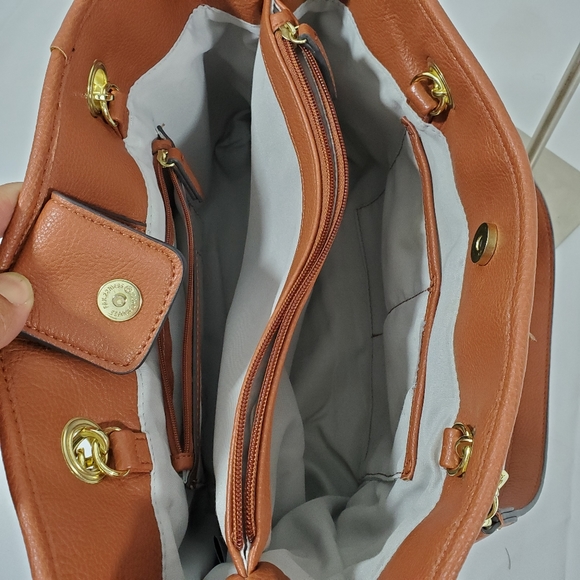 Beautiful Liz Claiborne Handbag Purse Shoulder Bag - Picture 13 of 16